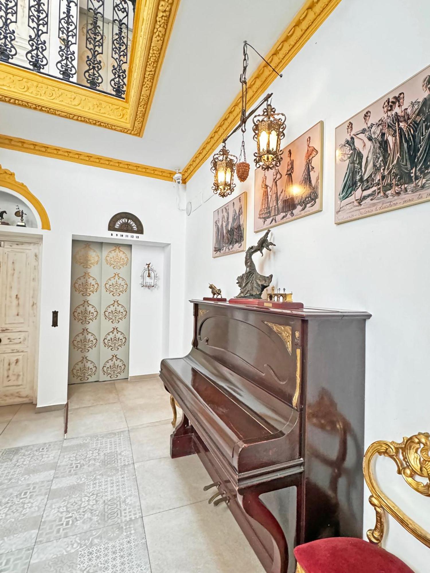 Palace House Hercules - Apartments Sevilla Eksteriør billede