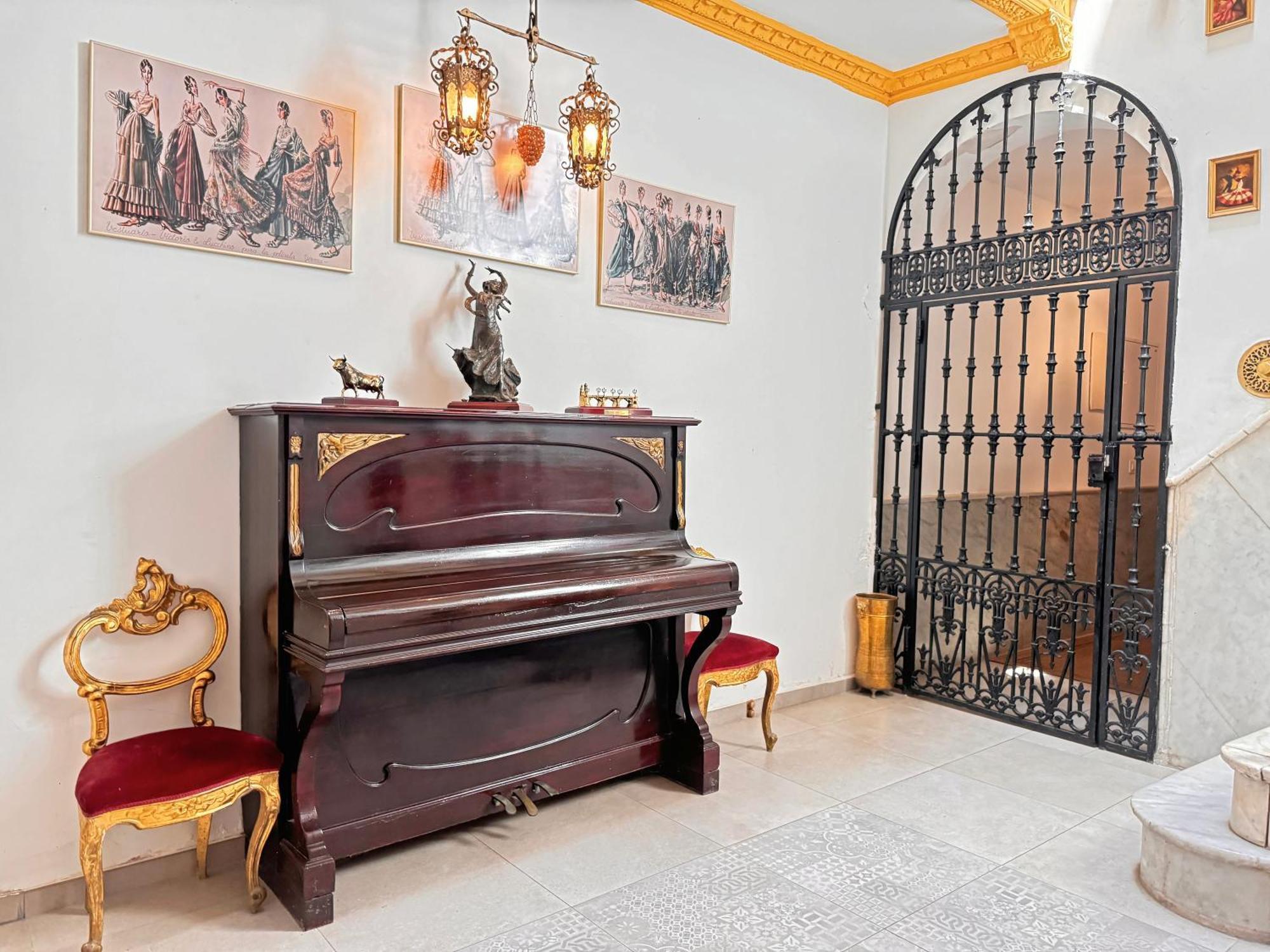 Palace House Hercules - Apartments Sevilla Eksteriør billede